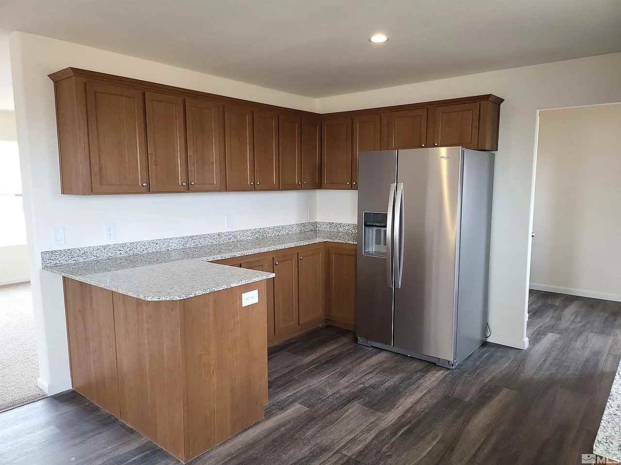 222 Elizabeth Ln - Photo 7 of 32