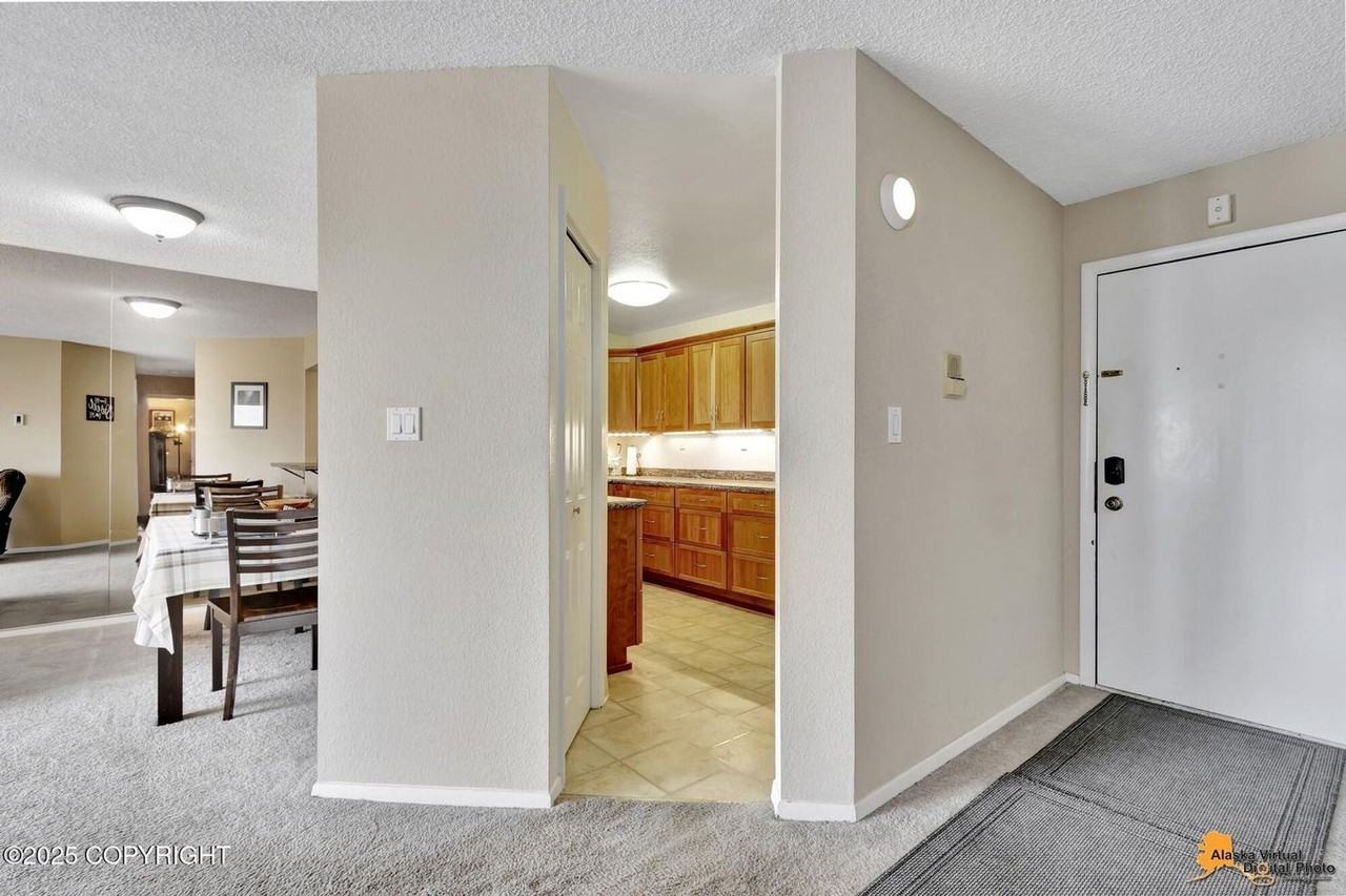 1300 W 7th Ave - Photo 5 of 17