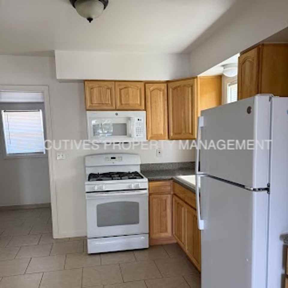 1922 Martin Luther King Jr Way - Photo 6 of 13