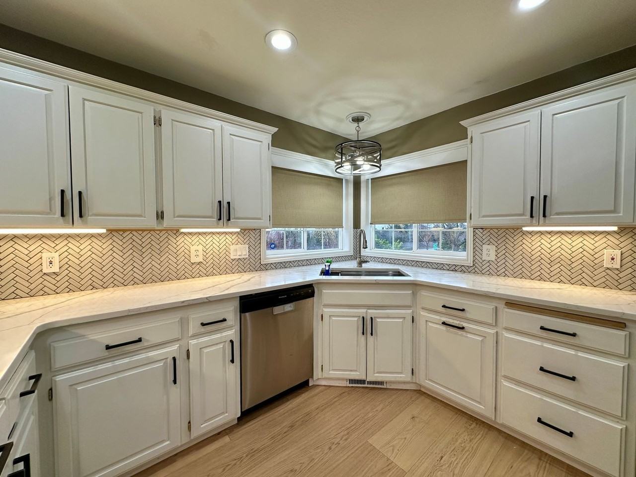 1847 Barlow Ave Nw - Photo 7 of 22