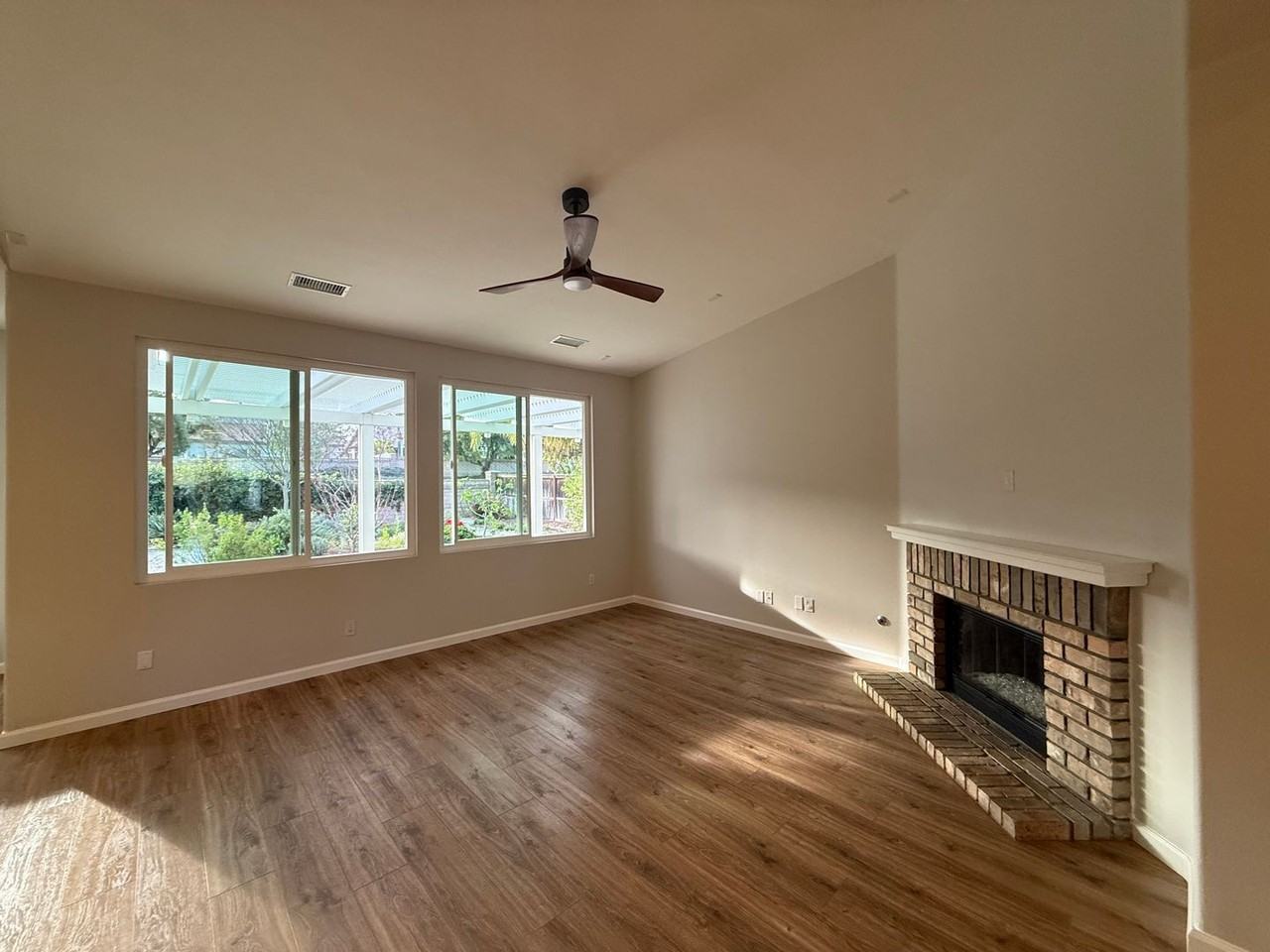 37763 Amber Ln - Photo 7 of 26