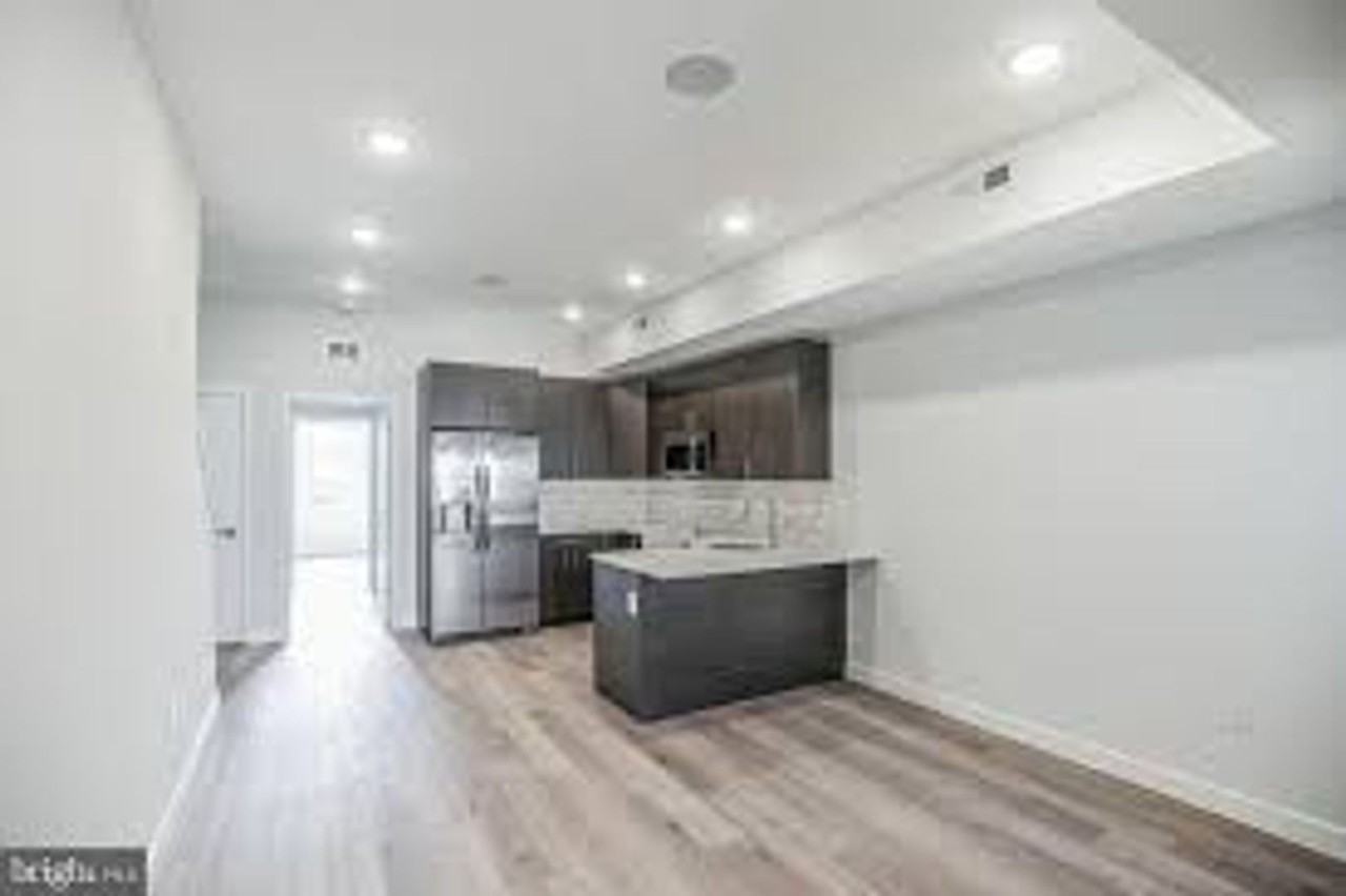 2423 N 7th St - Photo 4 of 8