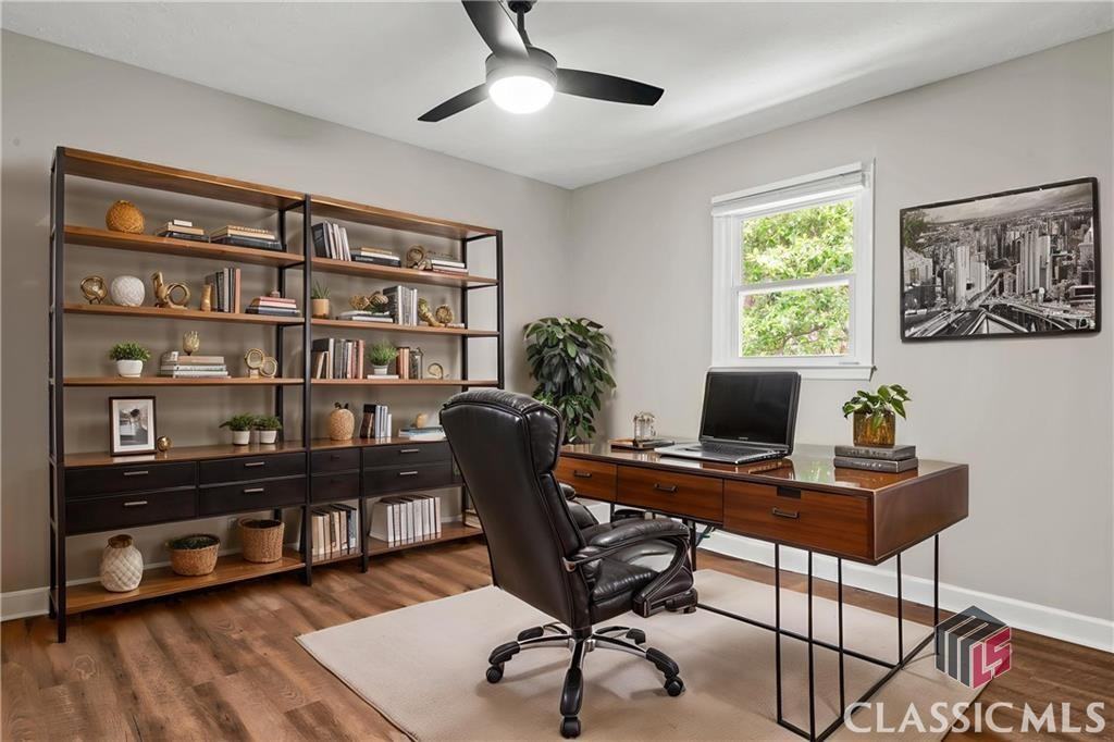 230 China Street - Photo 5 of 8