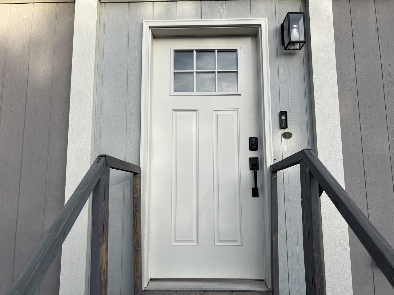 1416 Huntley St - Photo 4 of 25