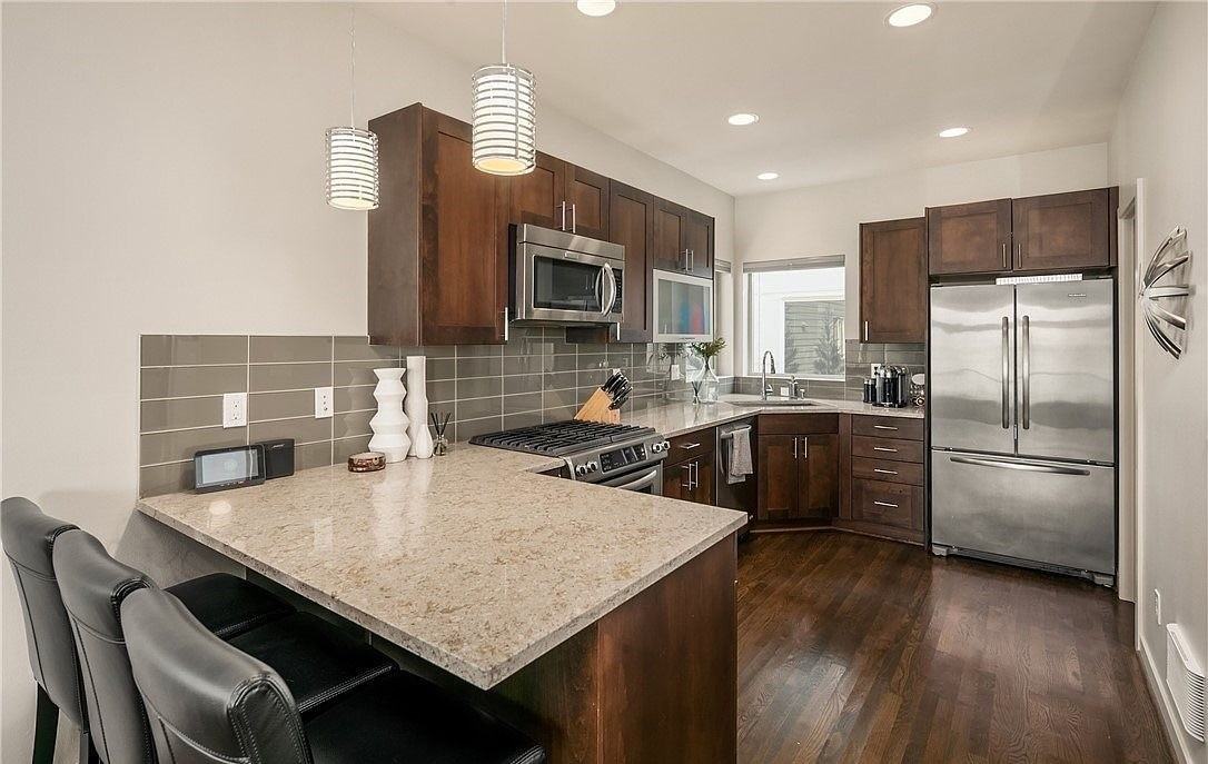 1513 Nw 63rd St #1 - Photo 2 of 10