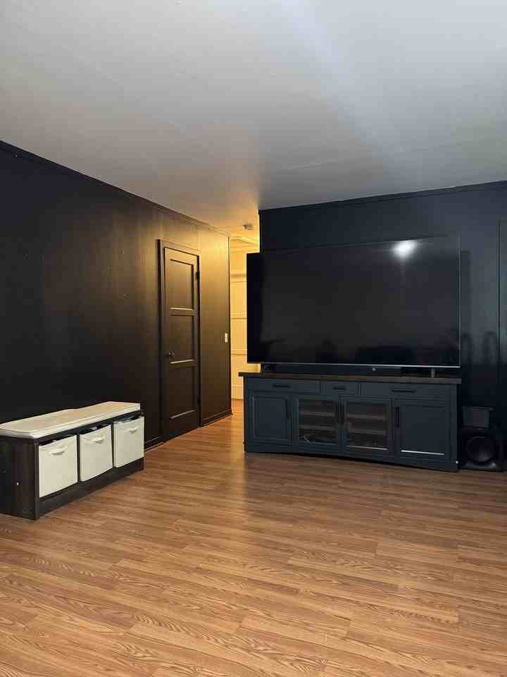 998 - 213/215 Casey Avenue - Photo 5 of 9