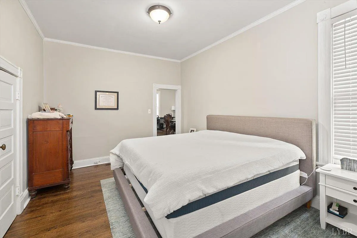 219 Warwick Ln #A - Photo 4 of 30