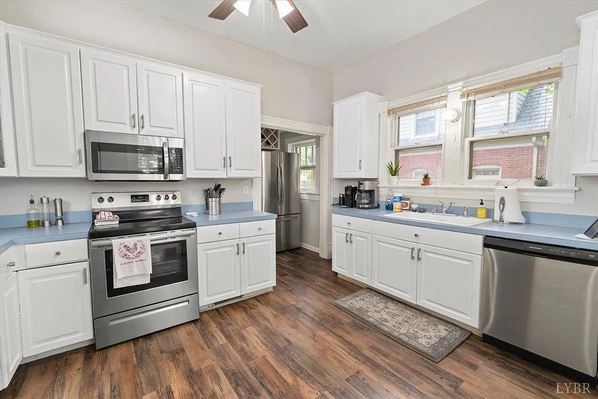 219 Warwick Ln #A - Photo 7 of 30