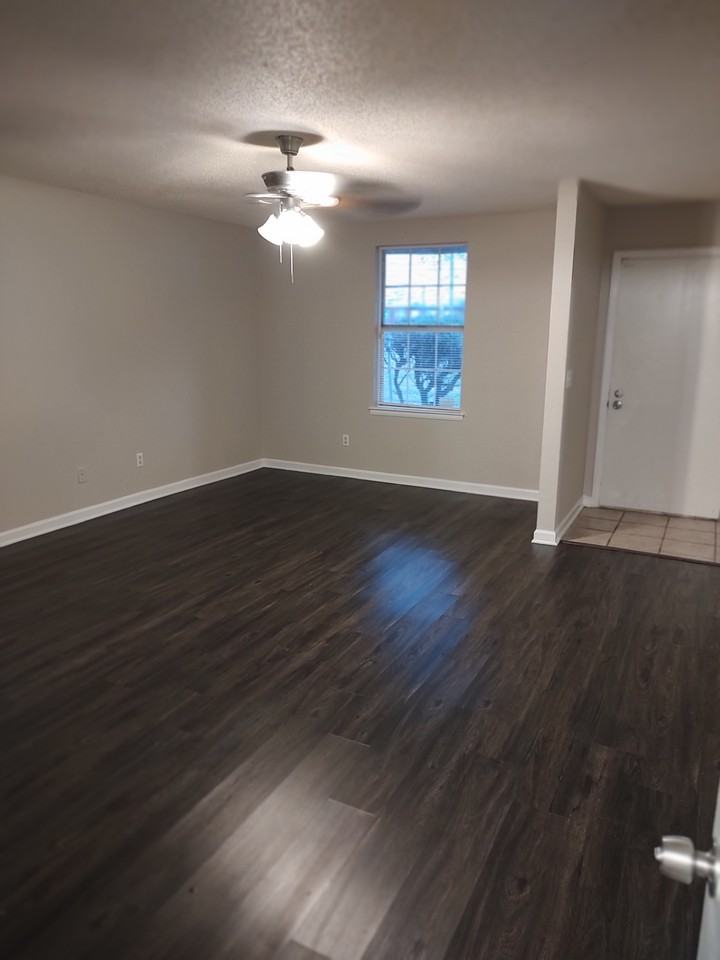 1301 Neelys Bend Rd #NA - Photo 5 of 11