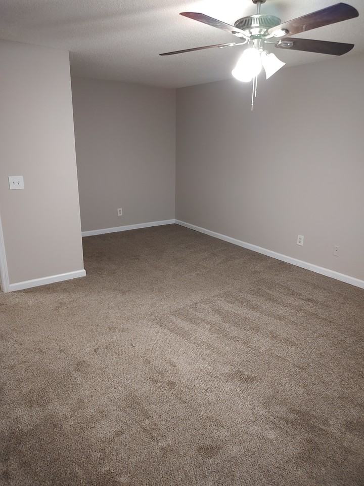 1301 Neelys Bend Rd #NA - Photo 7 of 11