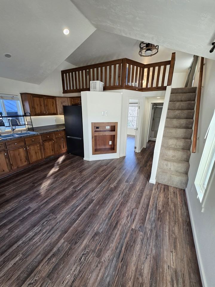 780 Nw Alder St #NA - Photo 3 of 20