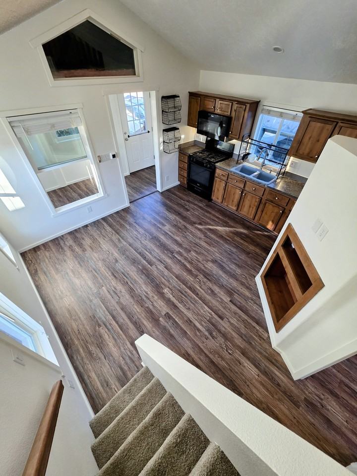 780 Nw Alder St #NA - Photo 4 of 20