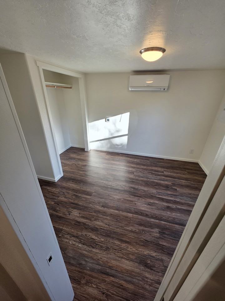 780 Nw Alder St #NA - Photo 7 of 20