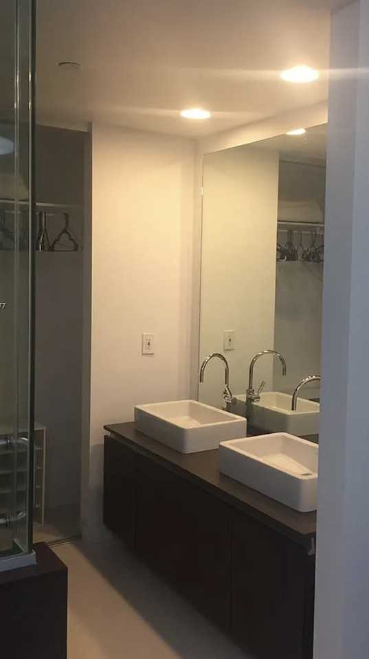 1040 Biscayne Blvd #2505 - Photo 4 of 14