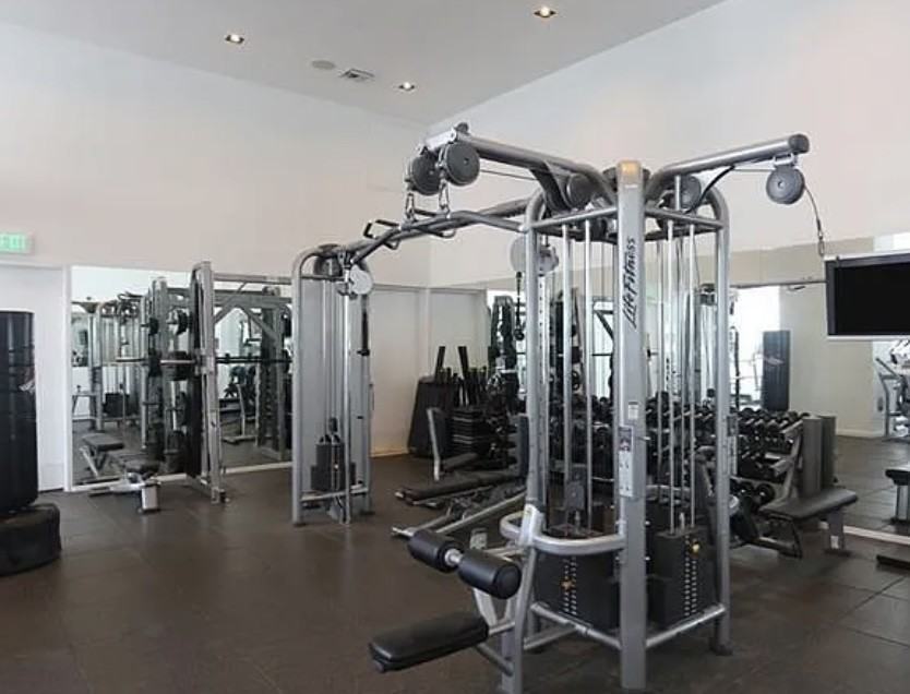 1040 Biscayne Blvd #2505 - Photo 7 of 14