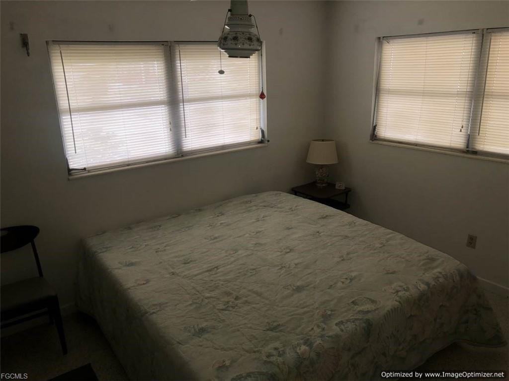 1119 Wesley St - Photo 6 of 8