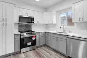 featured image of 323 14th St