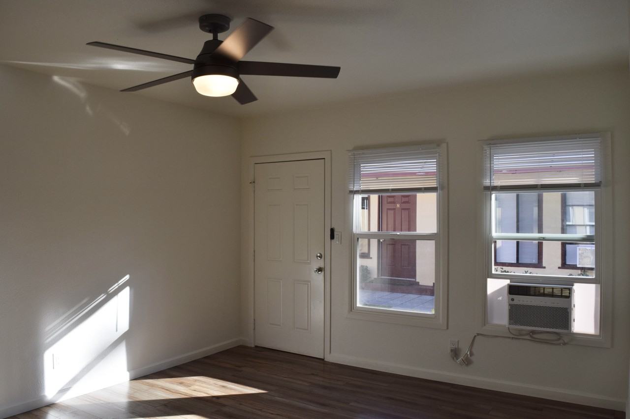 831 Mariposa Street - Photo 5 of 24