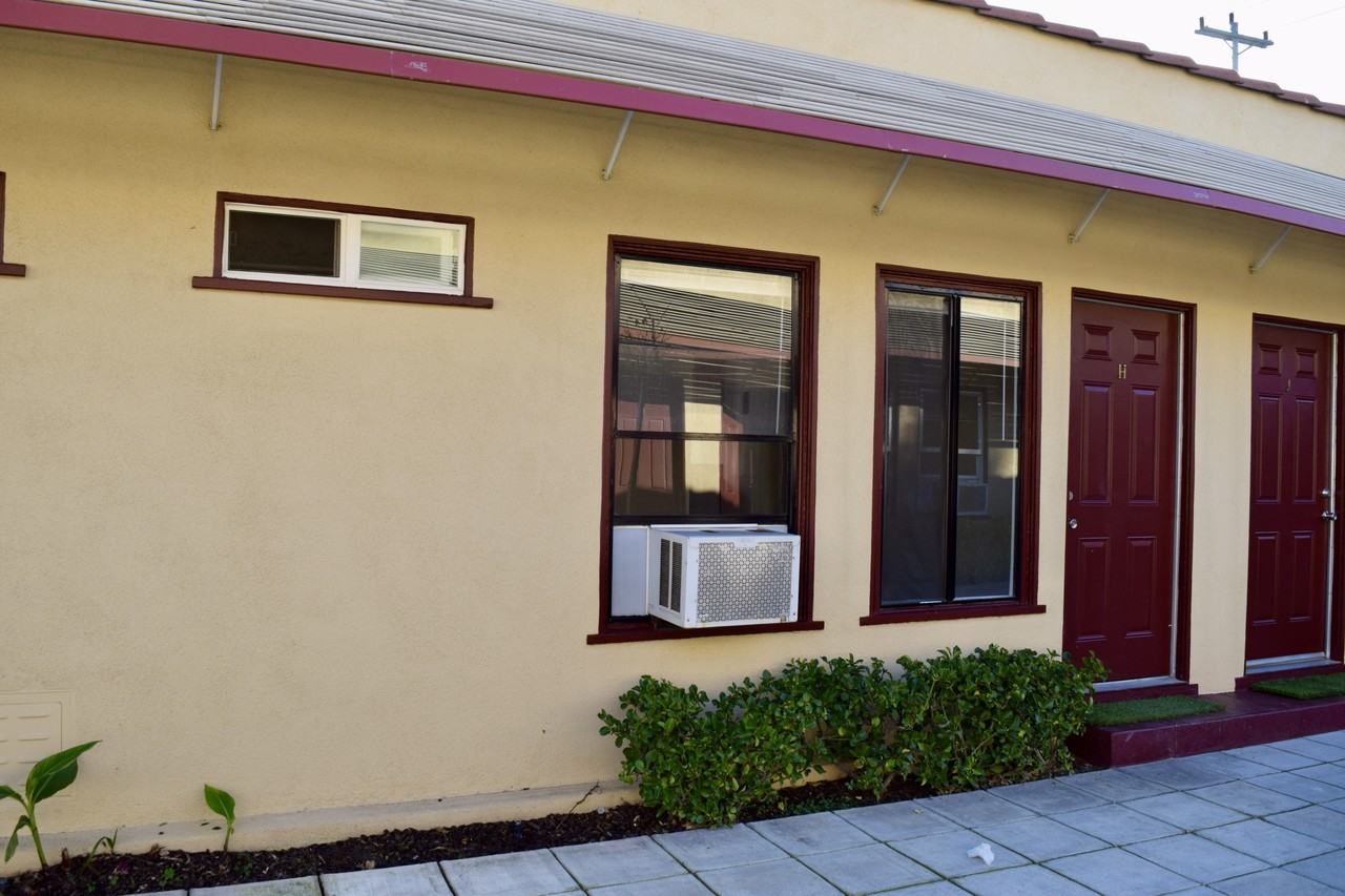 903 Mariposa Street - Photo 2 of 22