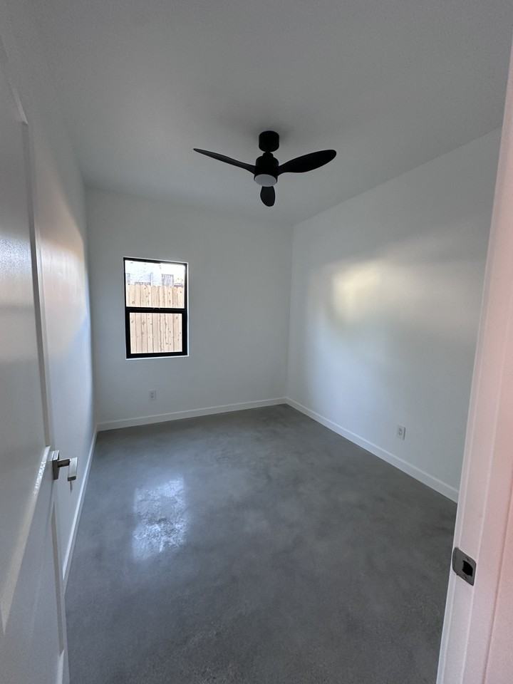 1754 W 37th Dr #NA - Photo 7 of 10