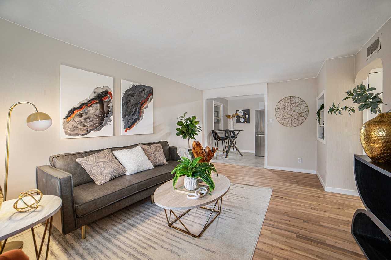 720 W Washington St #1 - Photo 7 of 18