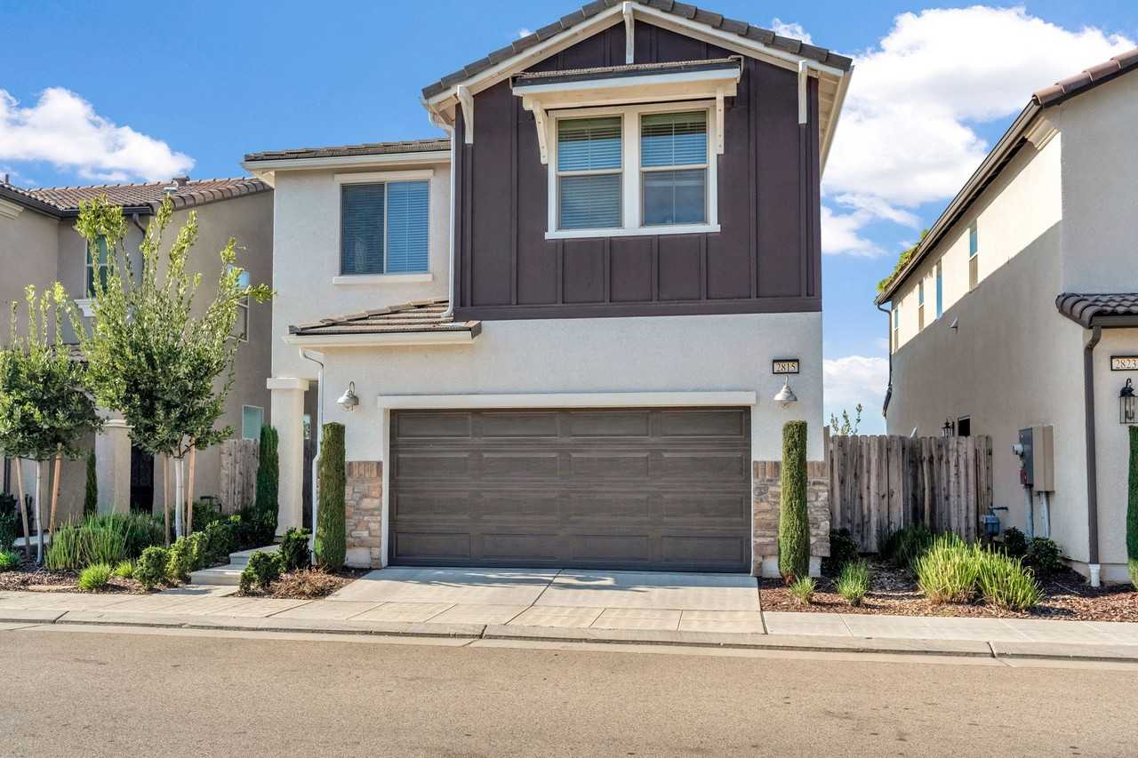 2815 N Leya Dr #1 - Photo 3 of 35