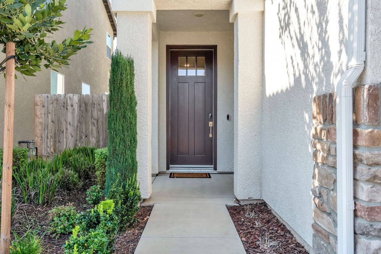 2815 N Leya Dr #1 - Photo 4 of 35