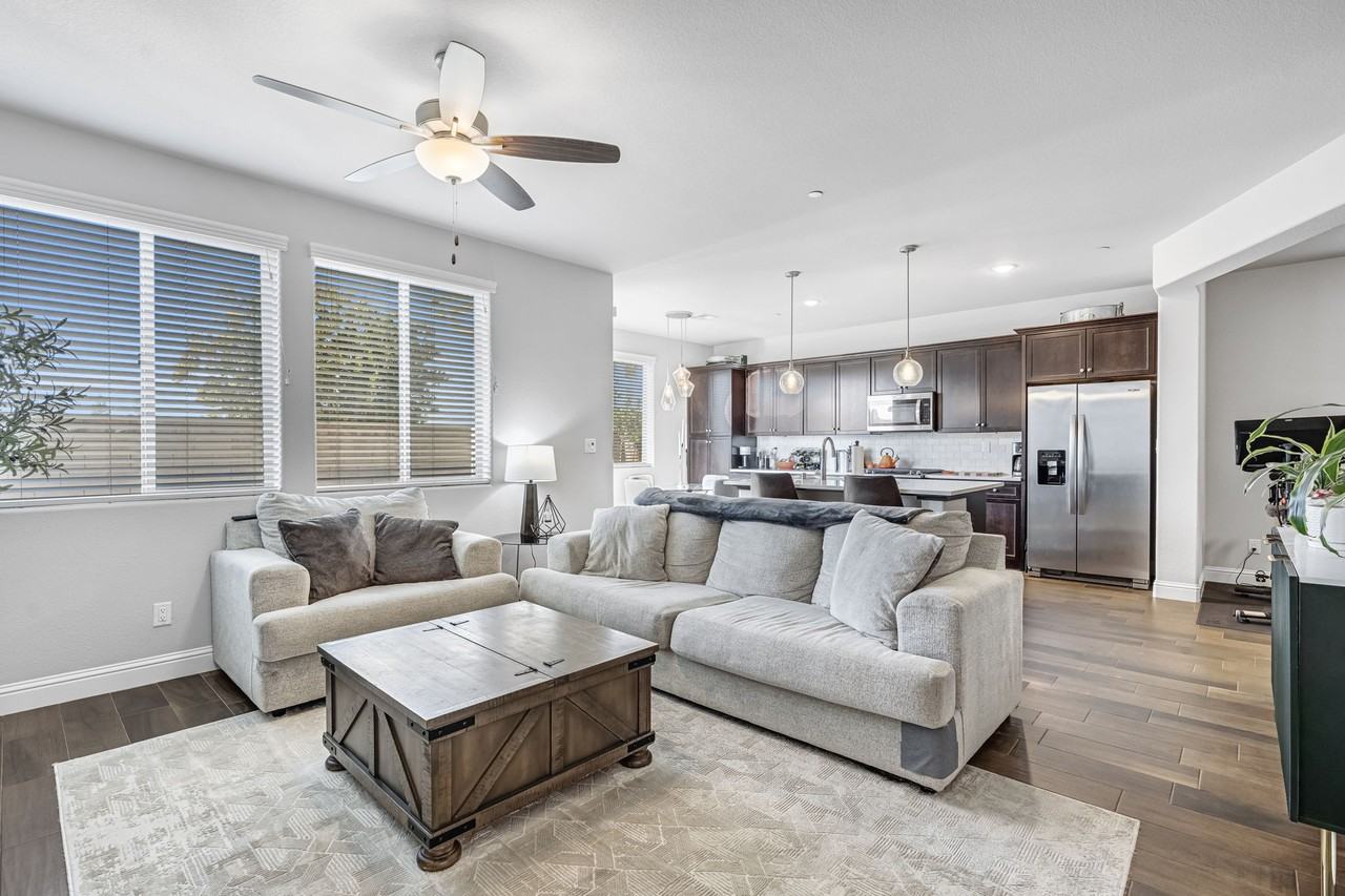 2815 N Leya Dr #1 - Photo 6 of 35