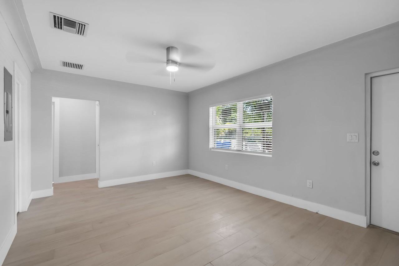 351 Ne 82nd St #1 - Photo 5 of 8