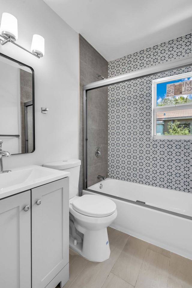 351 Ne 82nd St #1 - Photo 6 of 8