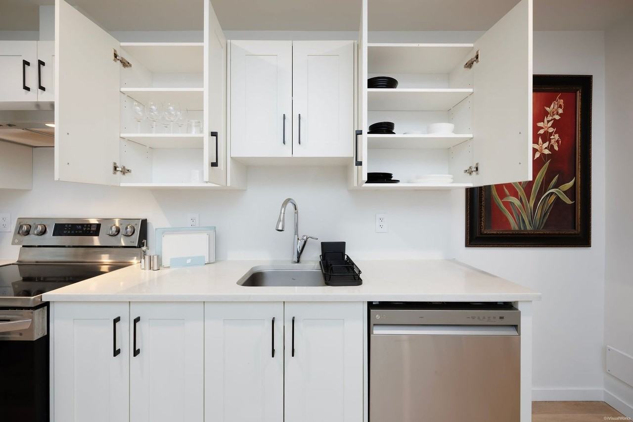 1462 Mitchell St - Photo 6 of 10