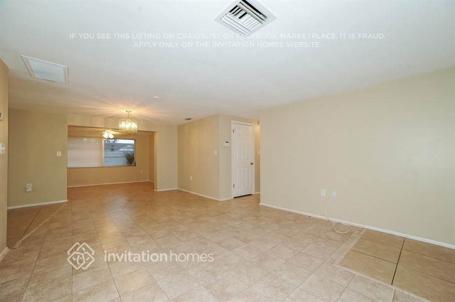 3041 Holiday Lake Dr - Photo 3 of 21