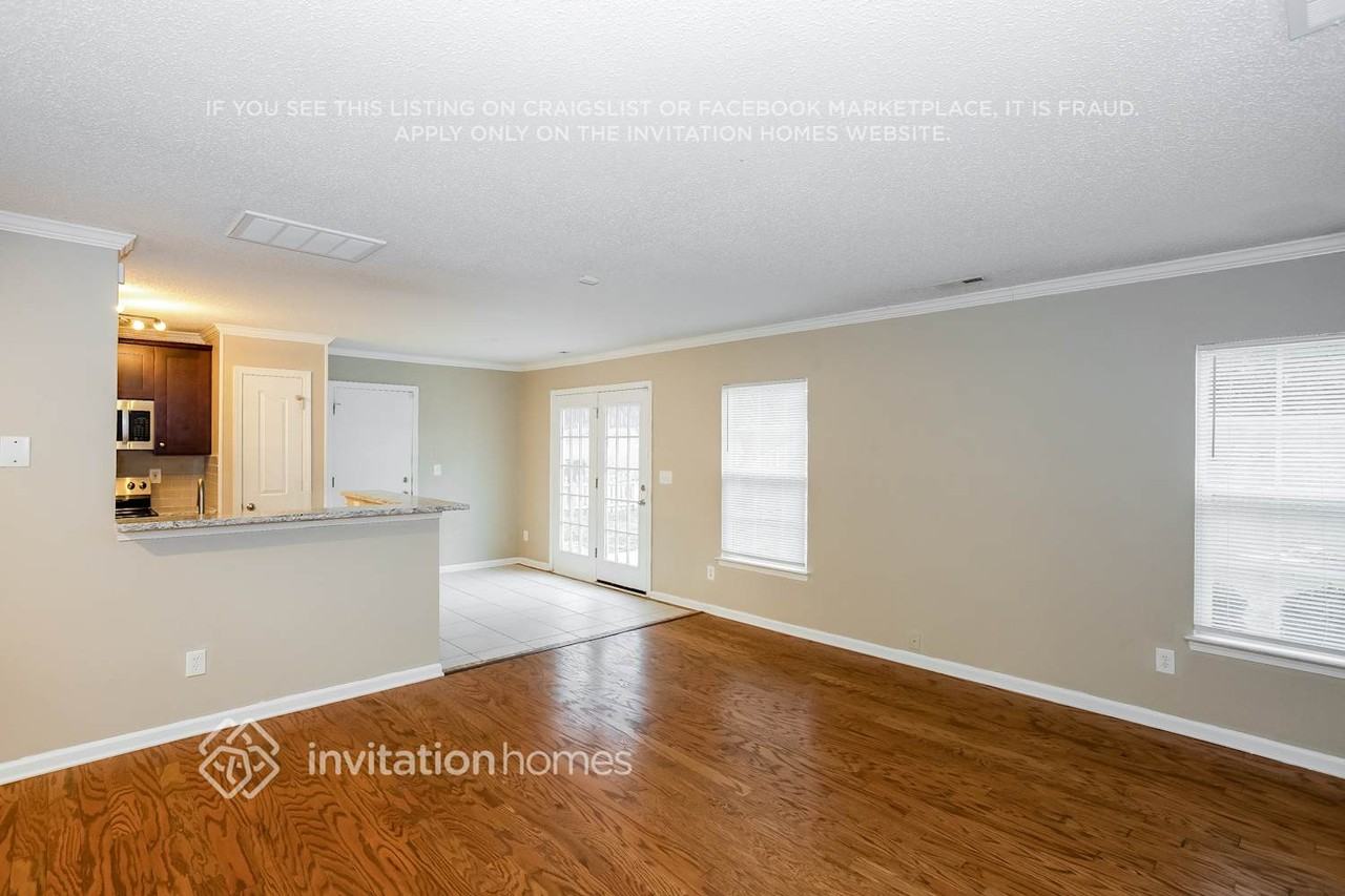 8138 Chatham Oaks Dr - Photo 6 of 18