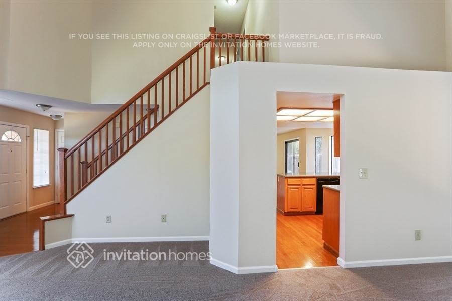 3855 Rockford Dr - Photo 2 of 12