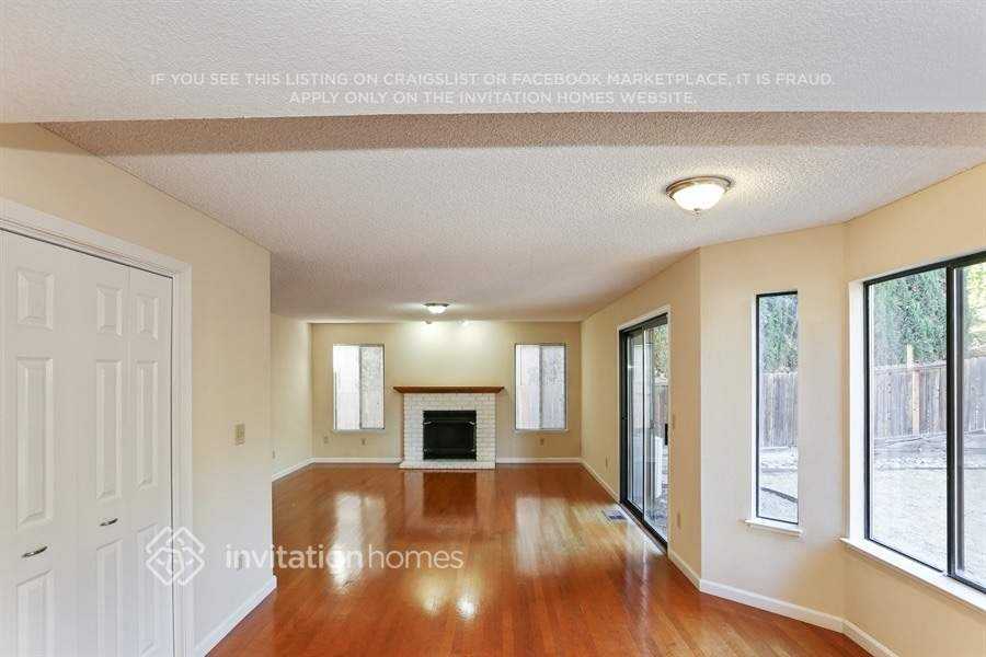 3855 Rockford Dr - Photo 6 of 12