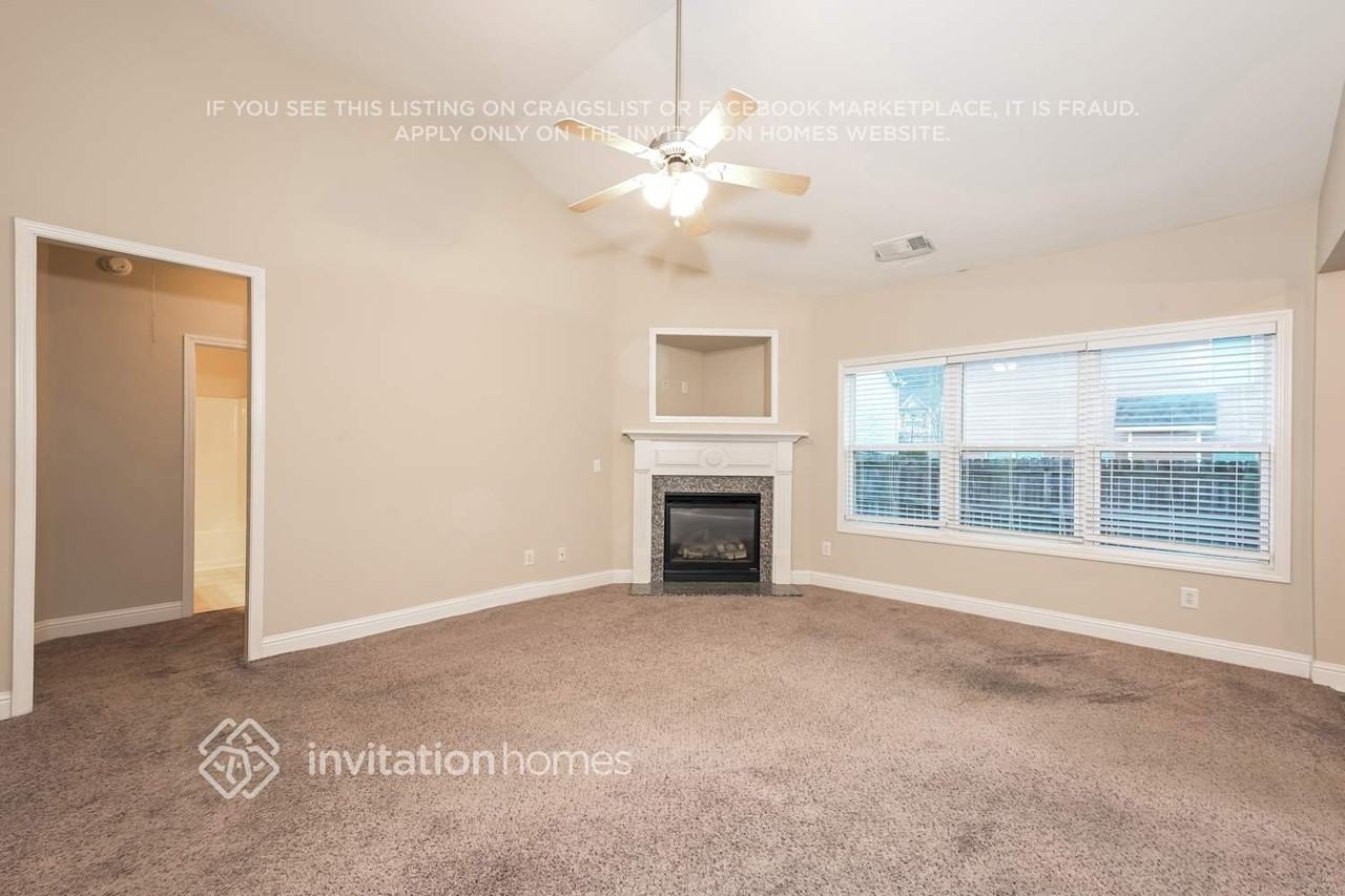 4242 Creekrun Cir - Photo 4 of 18