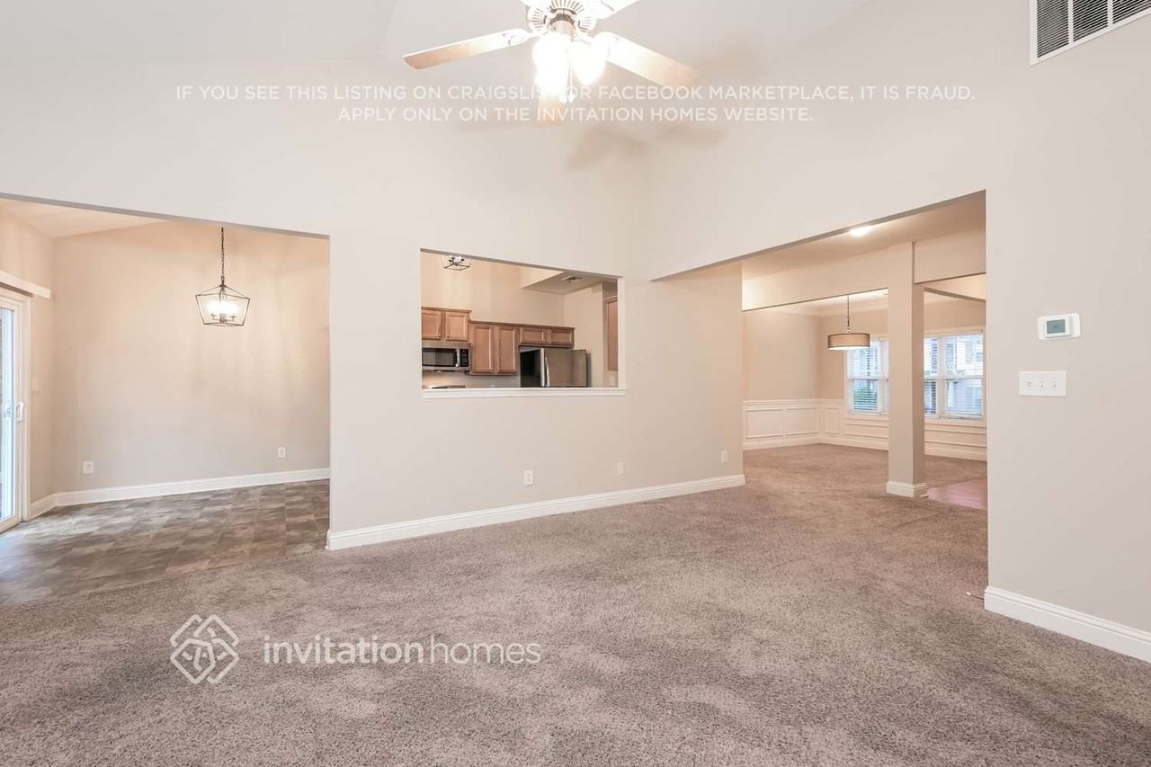 4242 Creekrun Cir - Photo 5 of 18