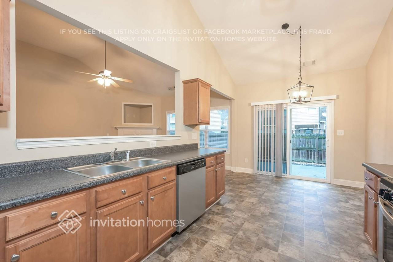 4242 Creekrun Cir - Photo 7 of 18