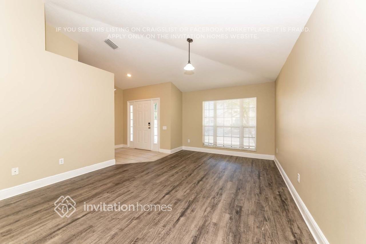 10207 Hunters Haven Blvd - Photo 3 of 17