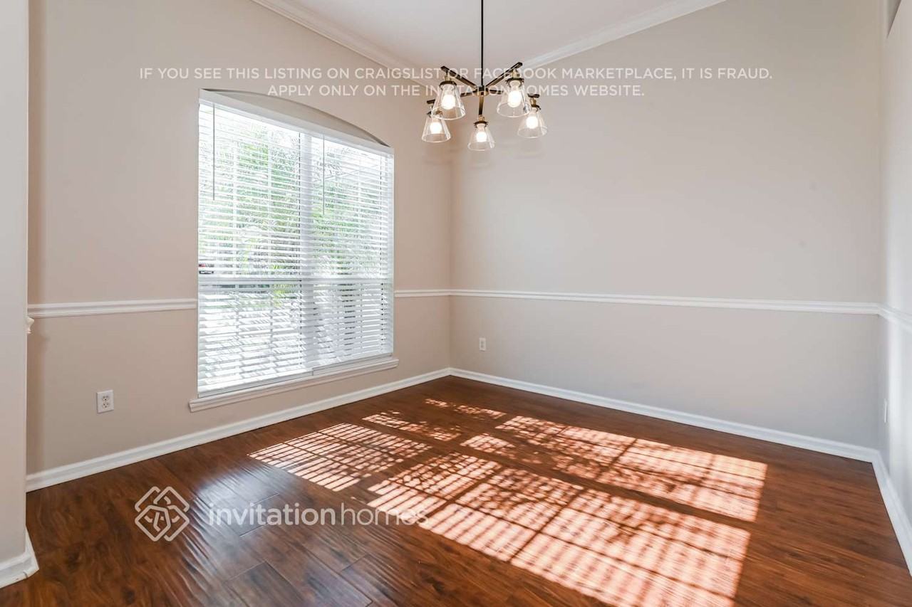 12787 Ellis Island Dr - Photo 6 of 15