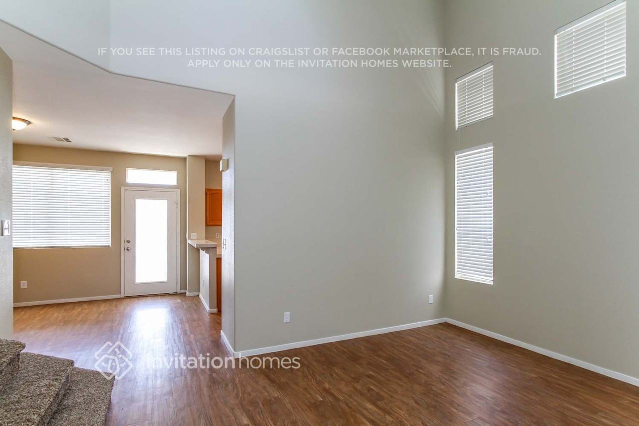 1620 Remembrance Hill St - Photo 3 of 16