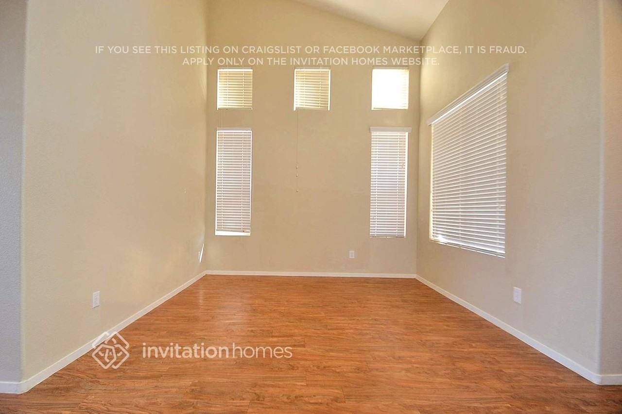 1620 Remembrance Hill St - Photo 7 of 16