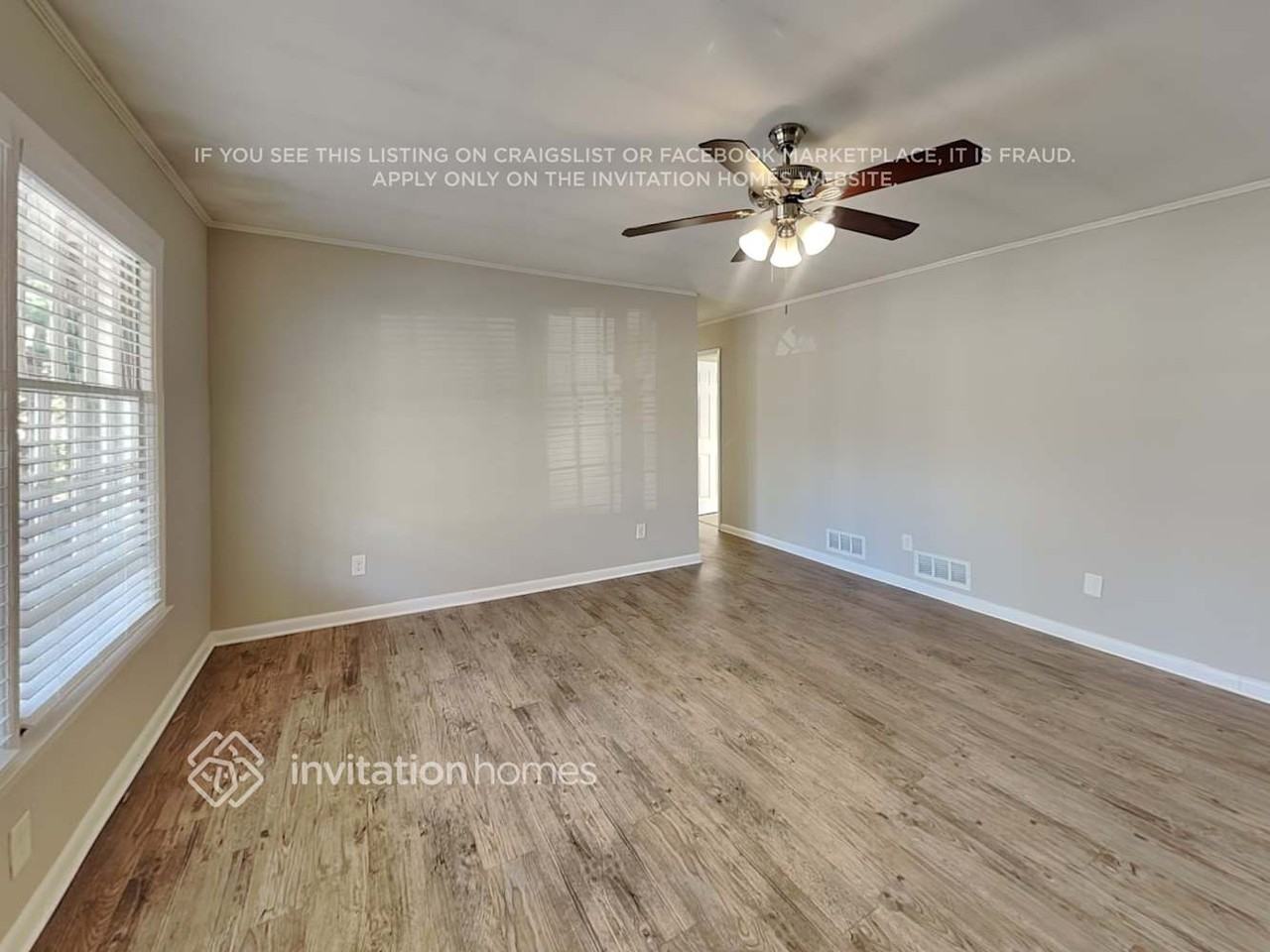 4461 Locksley Rd - Photo 3 of 17