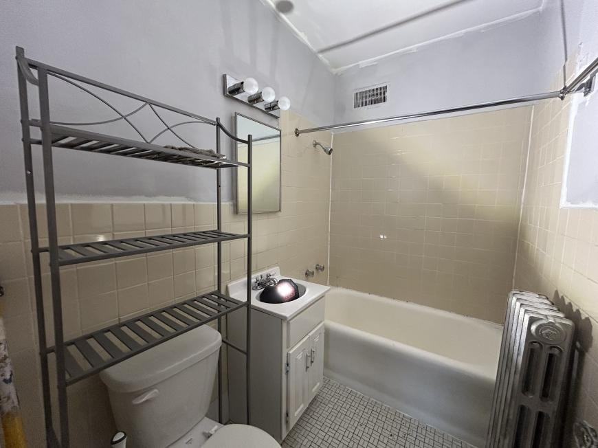 4628 N Wolcott Ave - Photo 6 of 9