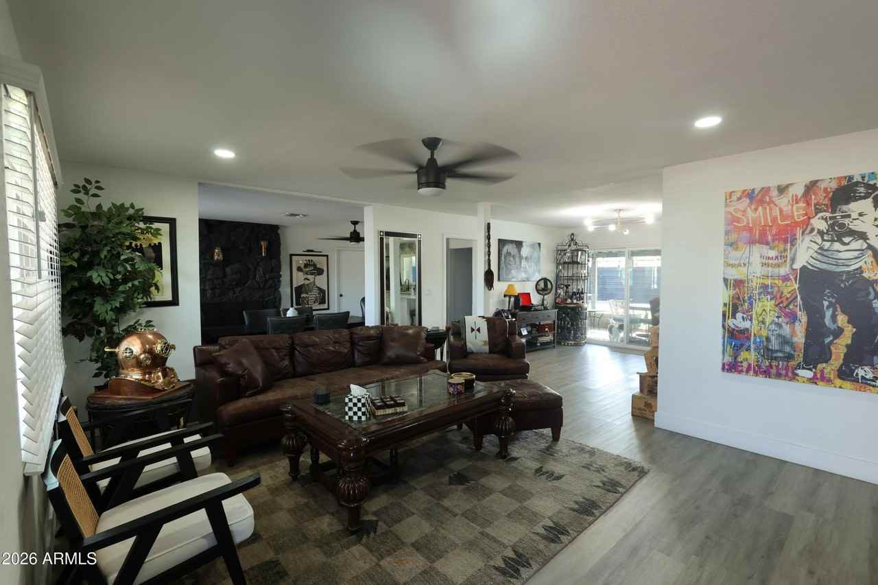 1011 W Elna Rae St - Photo 3 of 32