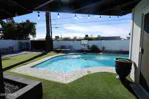 featured image of 1011 W Elna Rae St