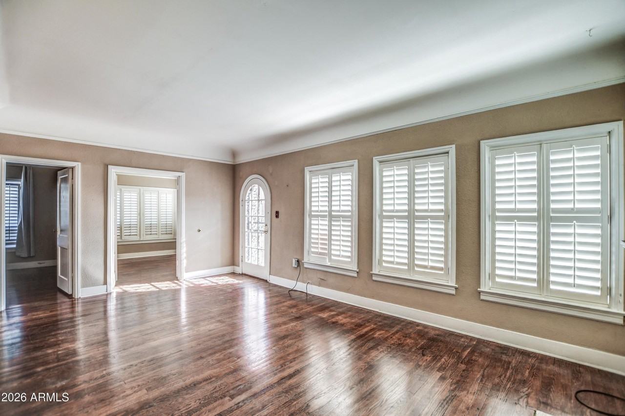 384 E Windsor Ave - Photo 6 of 41