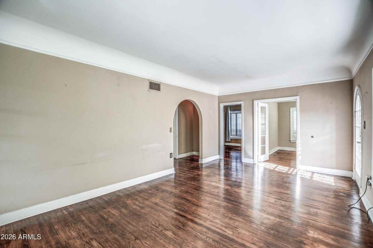 384 E Windsor Ave - Photo 7 of 41