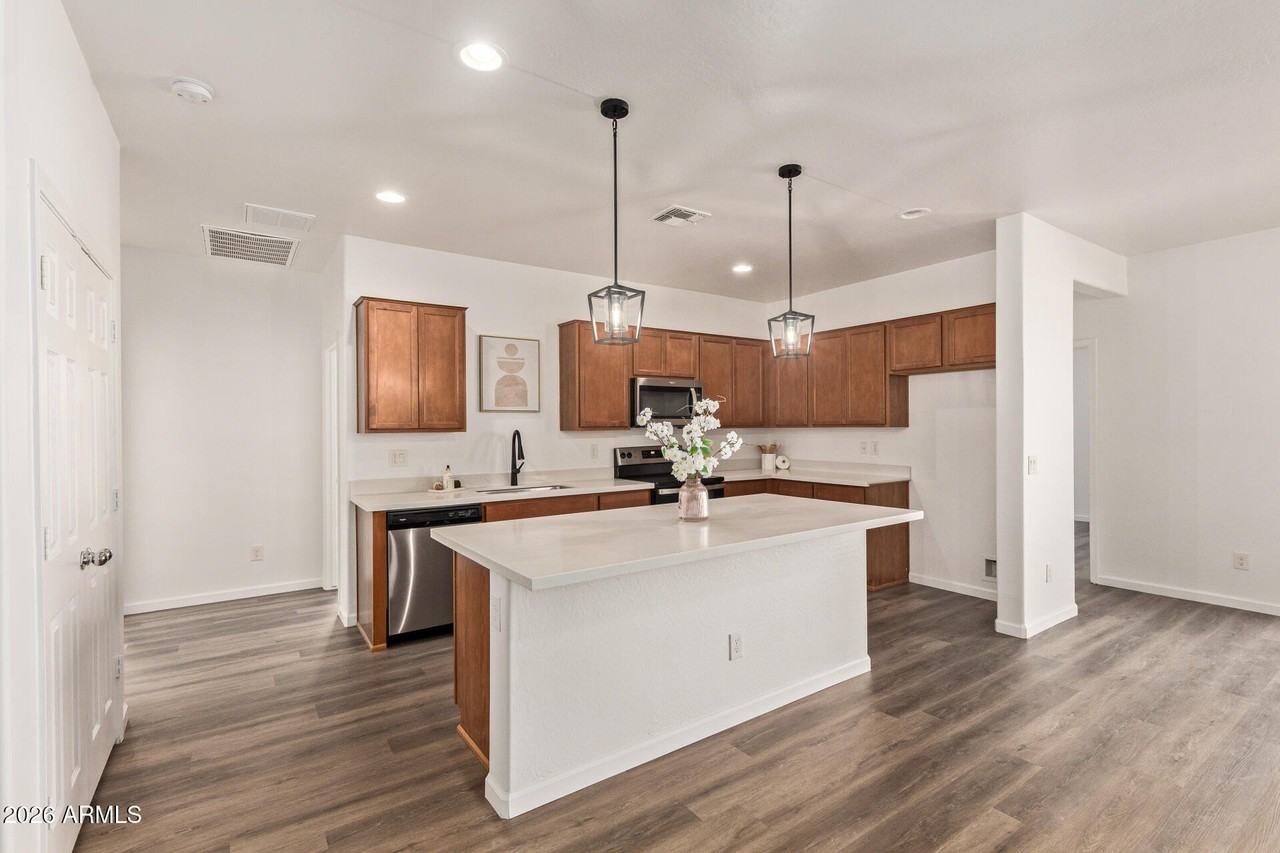 17534 W Villa Chula Ln - Photo 7 of 31