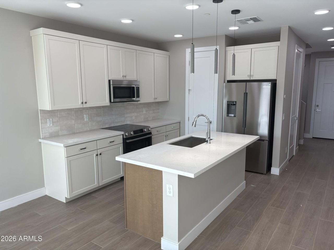 1015 E Pasadena Ave - Photo 2 of 11